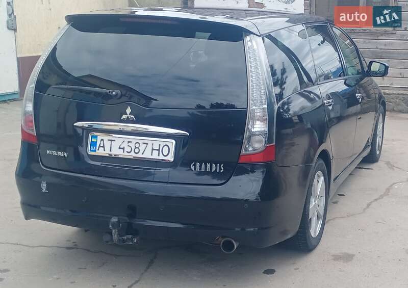 Минивэн Mitsubishi Grandis 2008 в Песчанке
