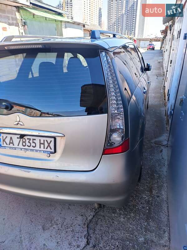 Мінівен Mitsubishi Grandis 2006 в Києві