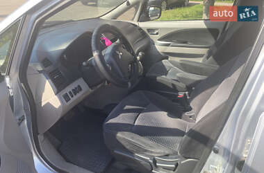 Мінівен Mitsubishi Grandis 2006 в 