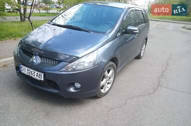 Минивэн Mitsubishi Grandis 2006 в 