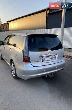 Минивэн Mitsubishi Grandis 2007 в 