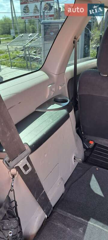 Минивэн Mitsubishi Grandis 2006 в Дрогобыче