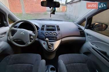 Мінівен Mitsubishi Grandis 2004 в 