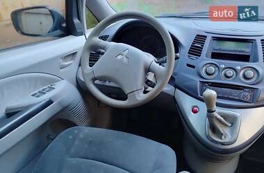 Мінівен Mitsubishi Grandis 2004 в 
