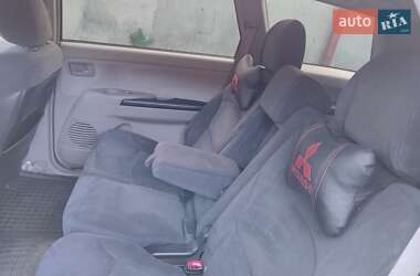 Мінівен Mitsubishi Grandis 2004 в 