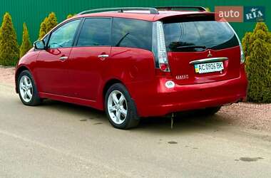 Минивэн Mitsubishi Grandis 2007 в 
