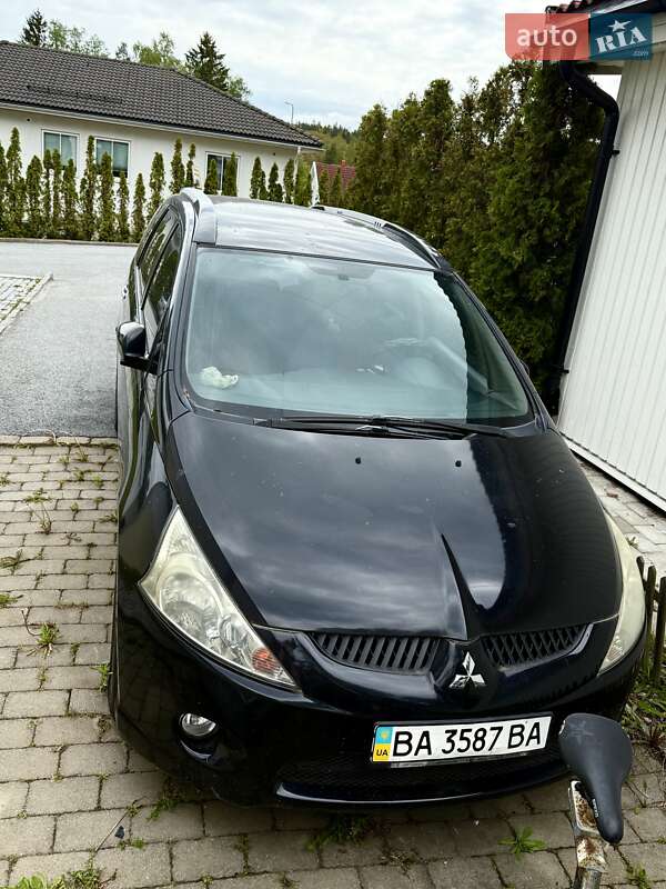 Mitsubishi Grandis 2008