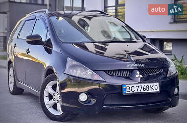 Минивэн Mitsubishi Grandis 2005 в 