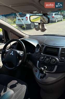 Мінівен Mitsubishi Grandis 2008 в 