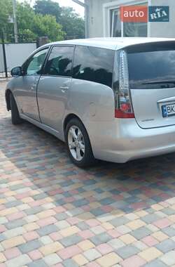 Мінівен Mitsubishi Grandis 2010 в 