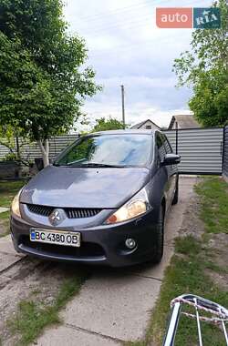 Минивэн Mitsubishi Grandis 2008 в 