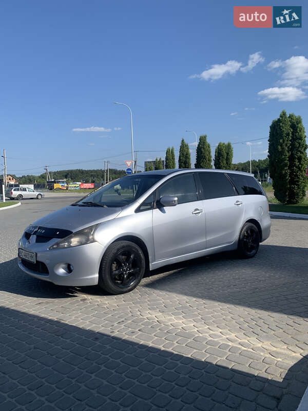 Mitsubishi Grandis 2006