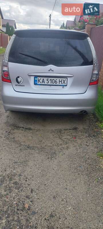 Mitsubishi Grandis 2008