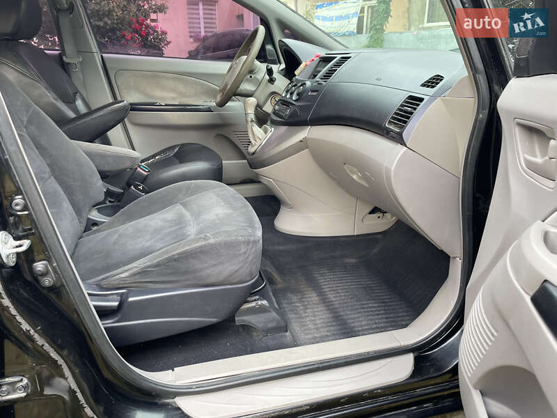 Мінівен Mitsubishi Grandis 2005 в Чернівцях