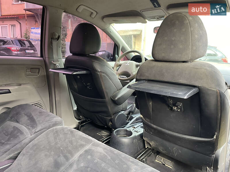 Мінівен Mitsubishi Grandis 2005 в Чернівцях