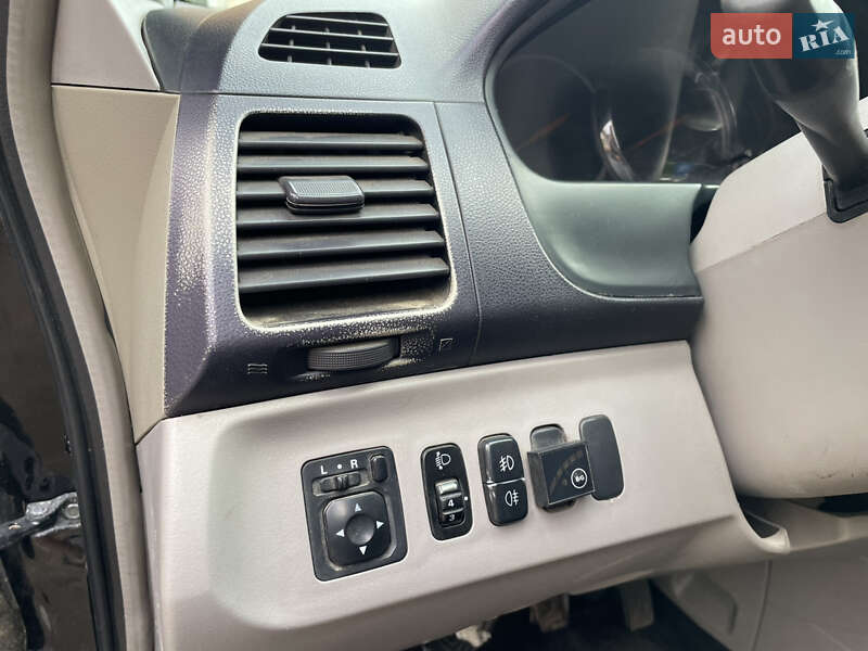 Мінівен Mitsubishi Grandis 2005 в Чернівцях