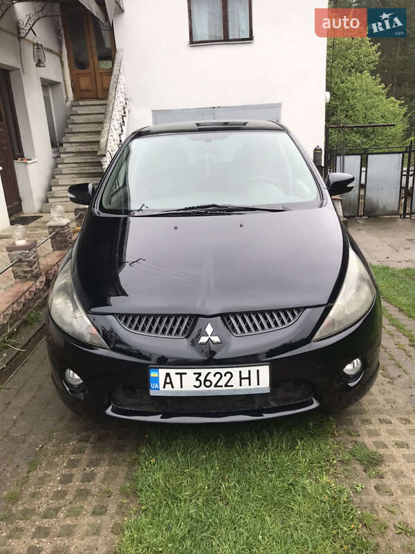 Mitsubishi Grandis 2005