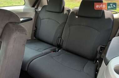 Минивэн Mitsubishi Grandis 2006 в 