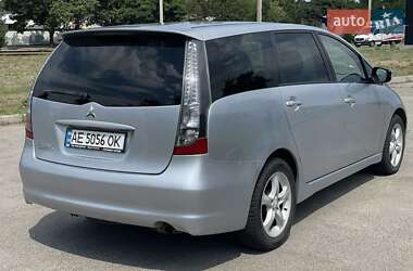 Минивэн Mitsubishi Grandis 2006 в 