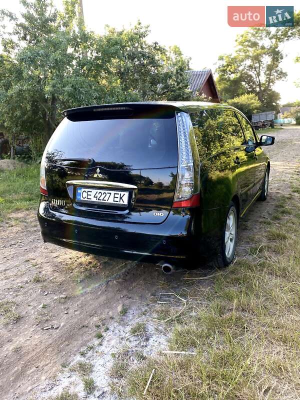 Минивэн Mitsubishi Grandis 2005 в Обертине