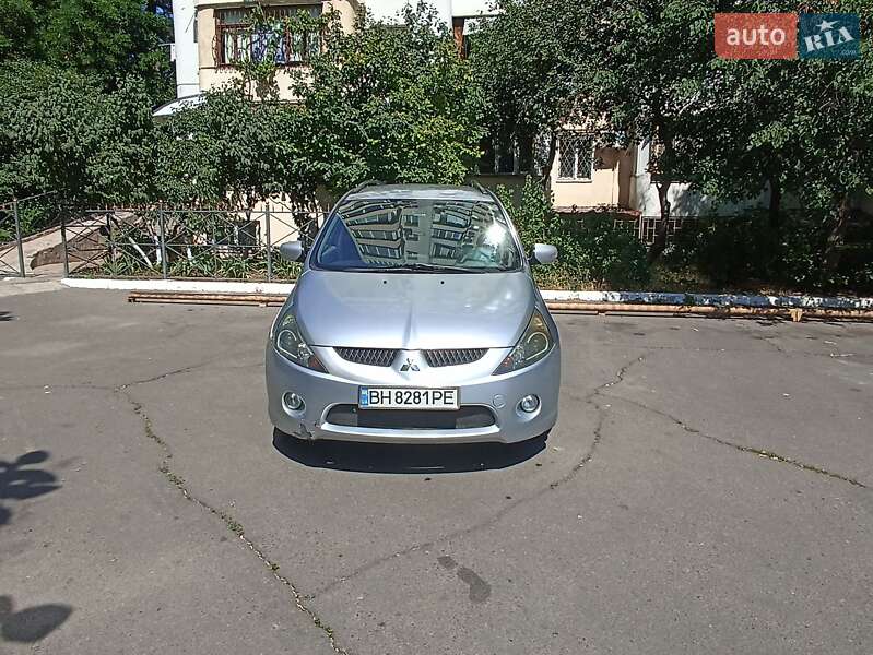 Mitsubishi Grandis 2007