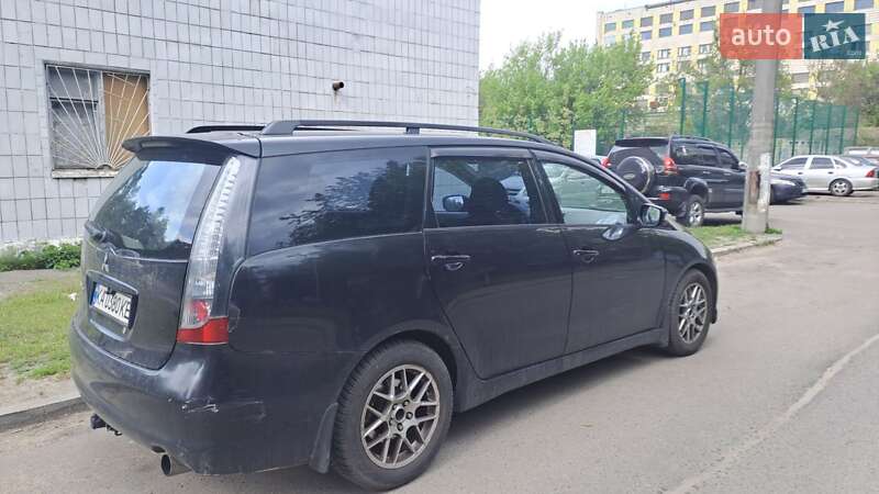 Минивэн Mitsubishi Grandis 2004 в Киеве