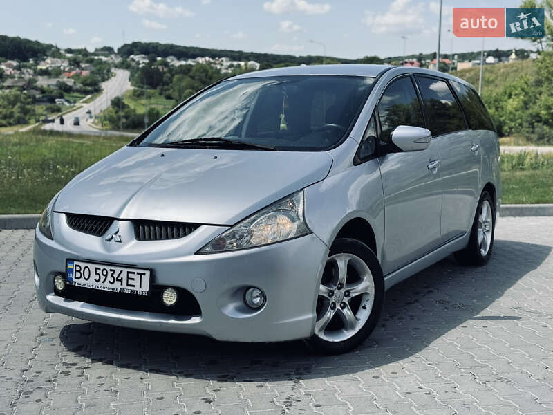 Mitsubishi Grandis 2006