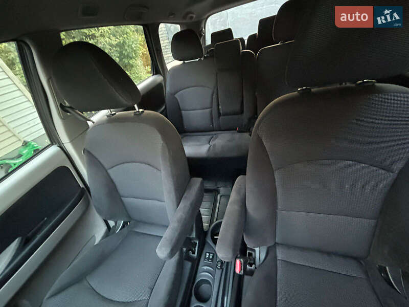 Минивэн Mitsubishi Grandis 2007 в Мошнах