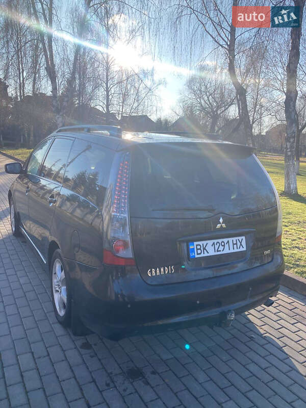Минивэн Mitsubishi Grandis 2005 в Ровно