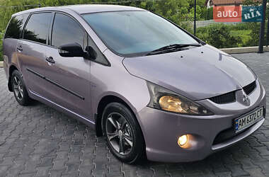 Минивэн Mitsubishi Grandis 2006 в 