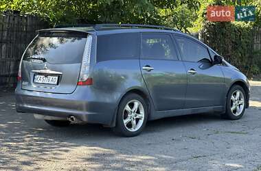 Минивэн Mitsubishi Grandis 2006 в 