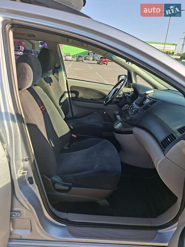 Минивэн Mitsubishi Grandis 2006 в Черновцах