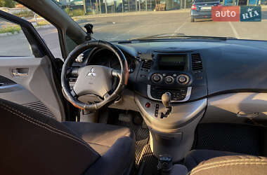 Мінівен Mitsubishi Grandis 2008 в 