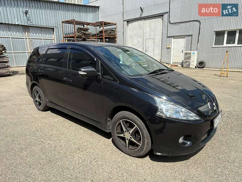 Mitsubishi Grandis 2008