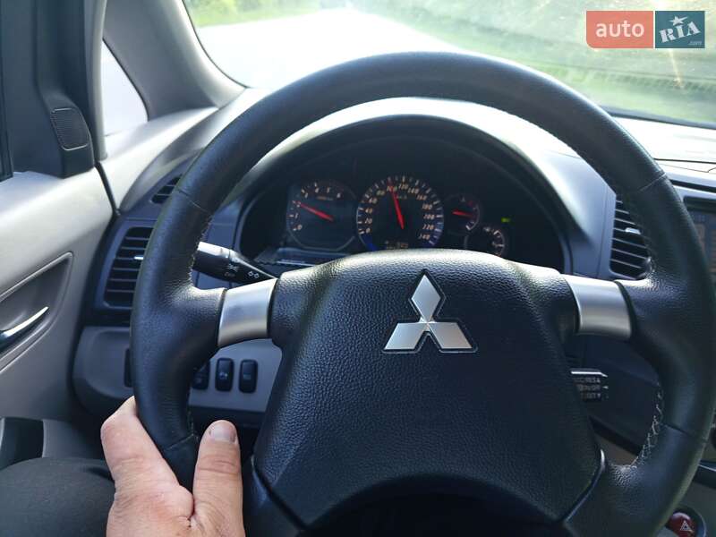 Минивэн Mitsubishi Grandis 2006 в Каменец-Подольском