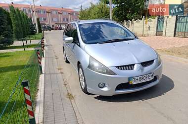 Минивэн Mitsubishi Grandis 2005 в 