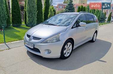 Минивэн Mitsubishi Grandis 2005 в 
