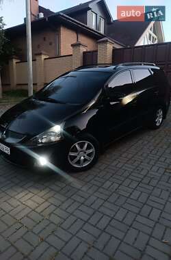 Мінівен Mitsubishi Grandis 2005 в 