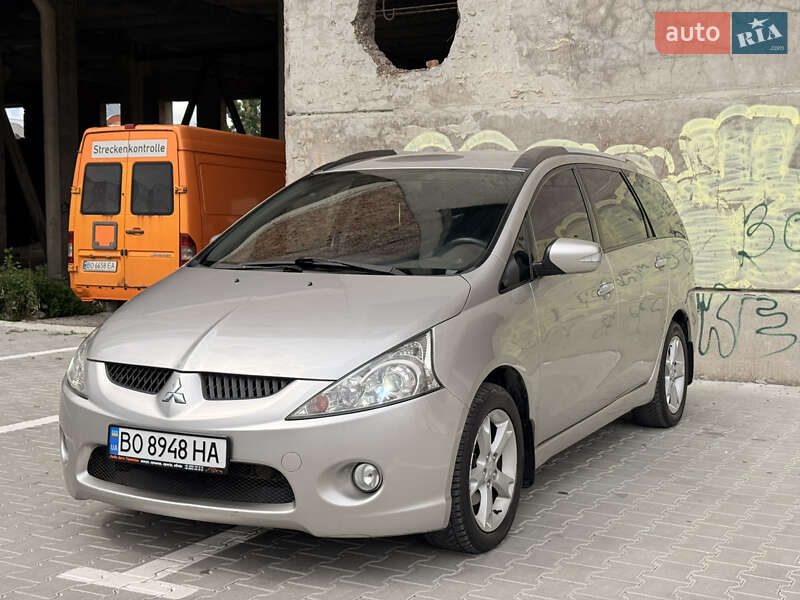 Mitsubishi Grandis 2007
