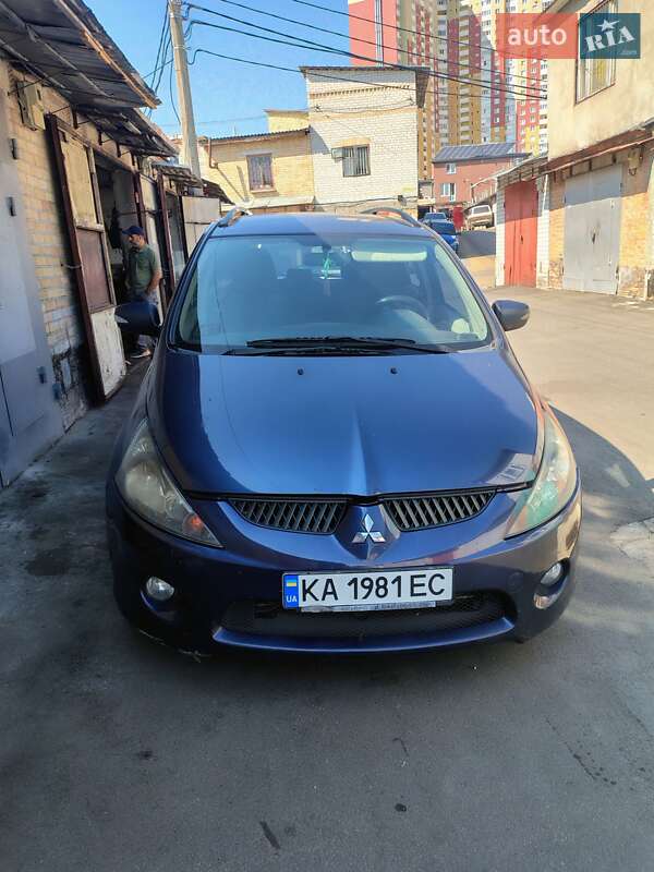 Mitsubishi Grandis 2007