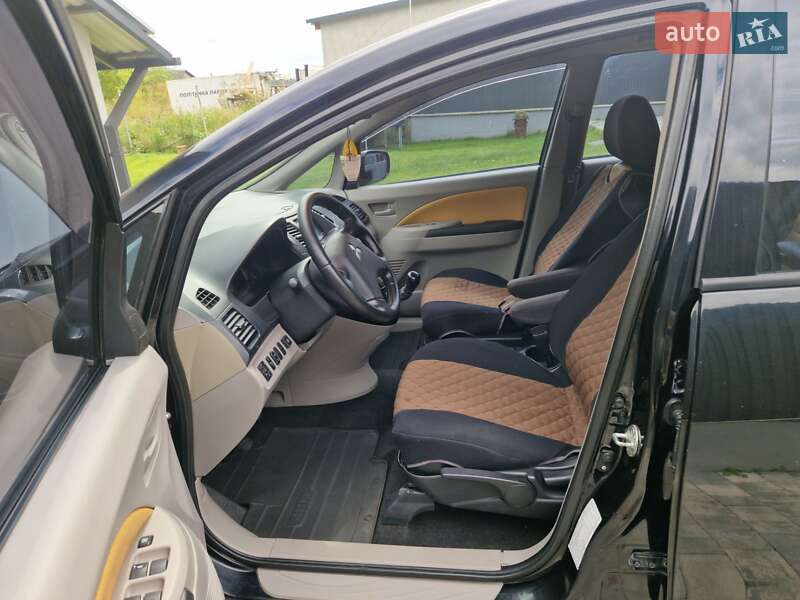 Минивэн Mitsubishi Grandis 2007 в Ужгороде