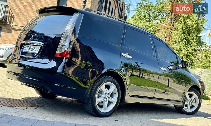 Мінівен Mitsubishi Grandis 2007 в Івано-Франківську