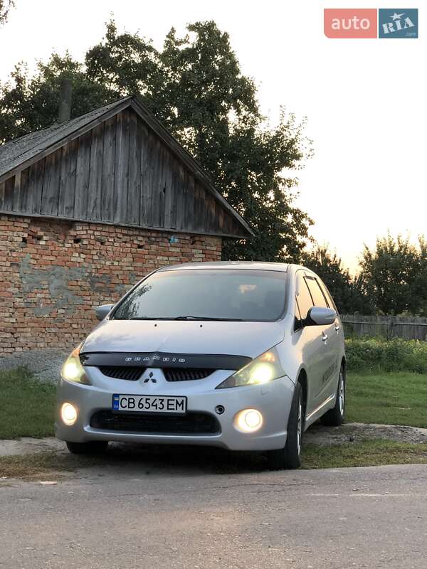 Mitsubishi Grandis 2006