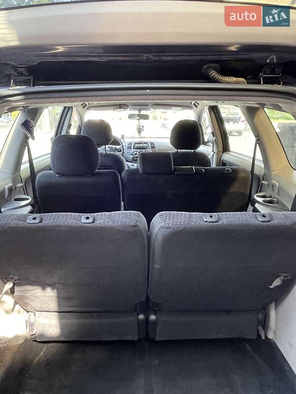 Минивэн Mitsubishi Grandis 2006 в Ужгороде