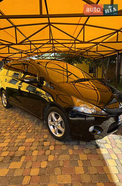 Минивэн Mitsubishi Grandis 2007 в 