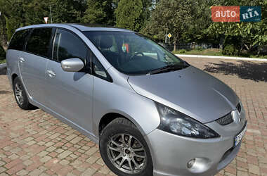 Минивэн Mitsubishi Grandis 2006 в Черновцах
