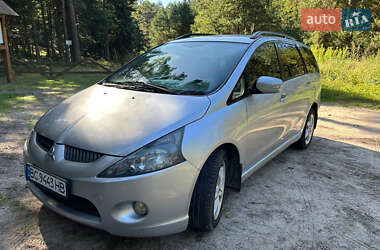 Минивэн Mitsubishi Grandis 2006 в 