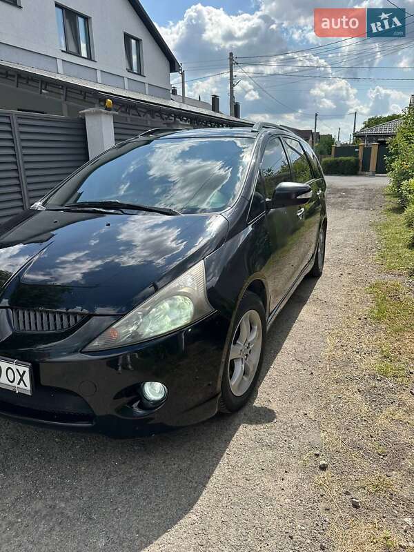 Mitsubishi Grandis 2007
