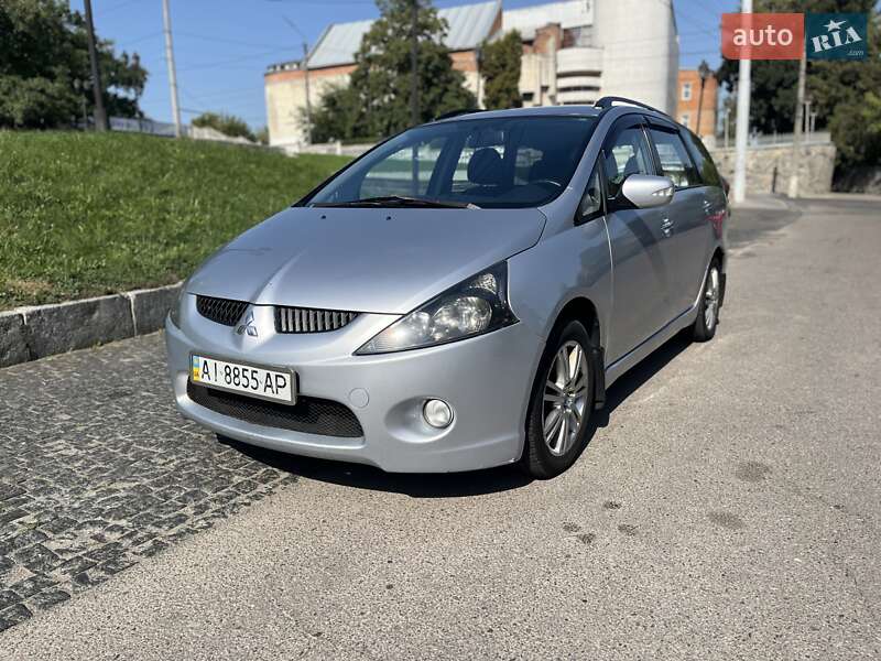 Mitsubishi Grandis 2006