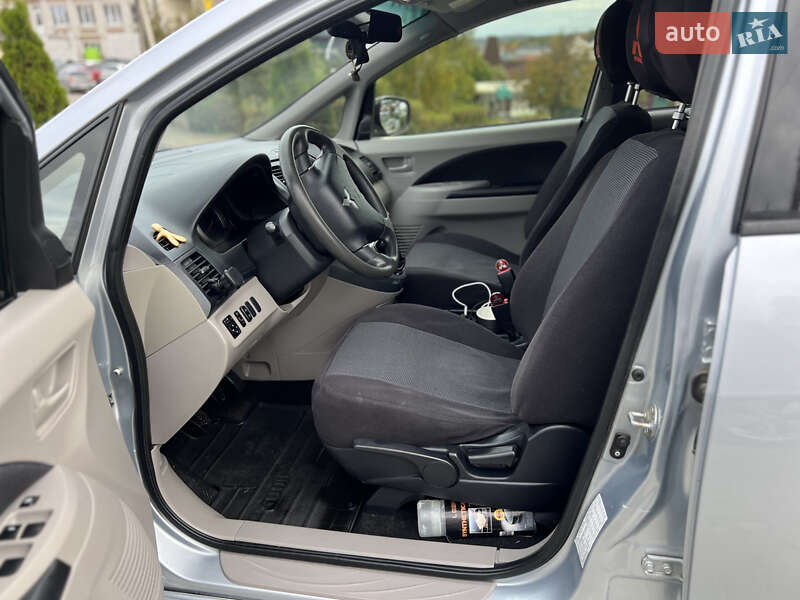 Мінівен Mitsubishi Grandis 2008 в Чернівцях